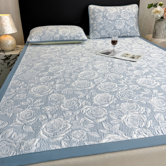 91家纺网 家纺一手货源 找家纺 伊人坊 2026新款A类550克凉感提花值过0.21冰豆豆家用凉席子三件套夏季---凉席款 玫瑰-蓝