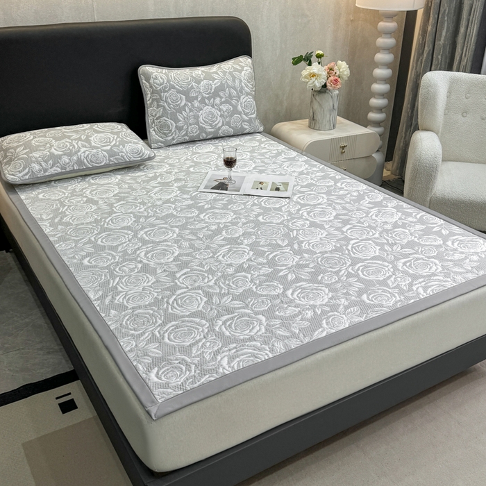 91家纺网 家纺一手货源 找家纺 伊人坊 2026新款A类550克凉感提花值过0.21冰豆豆家用凉席子三件套夏季---凉席款 玫瑰-灰