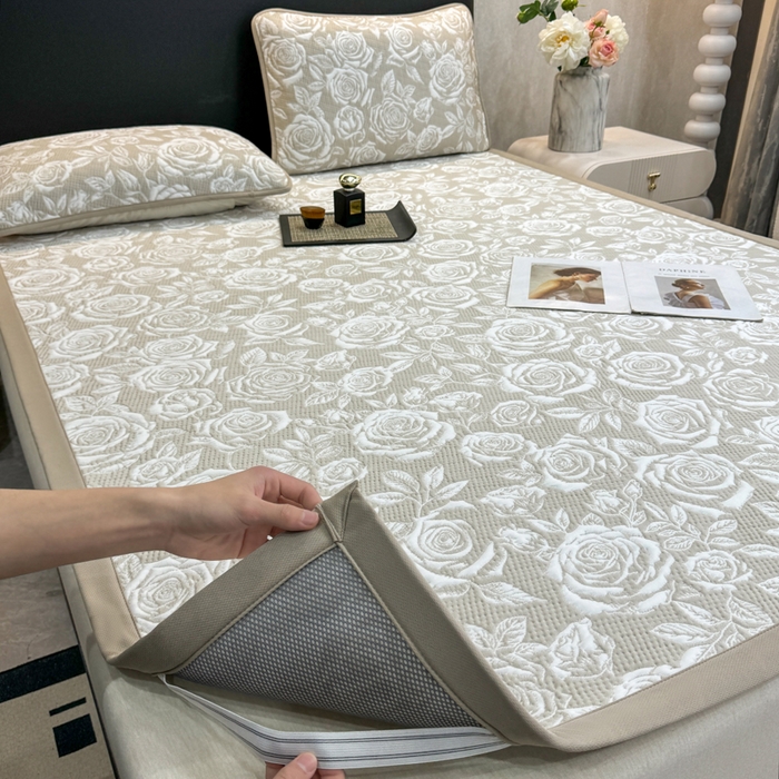 91家纺网 家纺一手货源 找家纺 伊人坊 2026新款A类550克凉感提花值过0.21冰豆豆家用凉席子三件套夏季---凉席款 玫瑰-咖