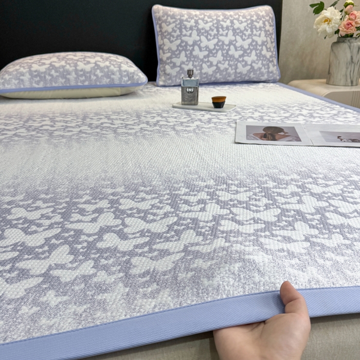 91家纺网 家纺一手货源 找家纺 伊人坊 2026新款A类550克凉感提花值过0.21冰豆豆家用凉席子三件套夏季---凉席款 花蝴蝶-蓝紫