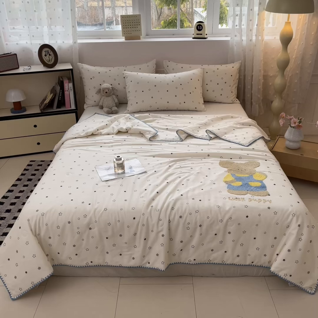 91家纺网 家纺一手货源 找家纺 一加一 2026新款全棉双层纱卡通毛巾绣大豆夏被夏凉被空调被-卡通生活 星星小兔