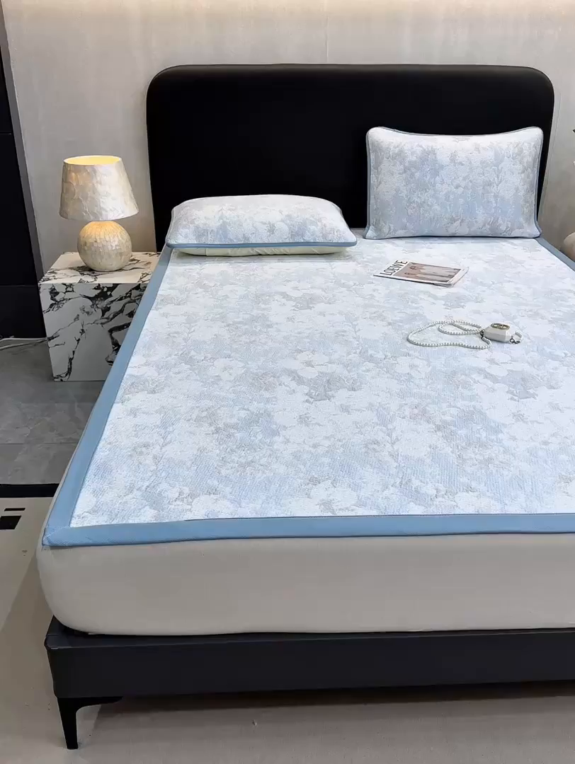 91家纺网 家纺一手货源 找家纺 伊人坊 2026新款A类550克凉感提花值过0.21冰豆豆家用凉席子三件套夏季---凉席款 繁花-蓝