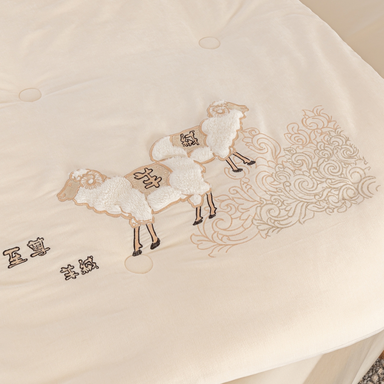 91家纺网 家纺一手货源 找家纺 （总）丽卡家纺 2026春夏新款暖绒棉提花至尊羊绒纤维春秋被 被子被芯