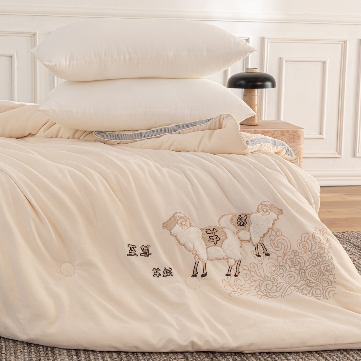 91家纺网 家纺一手货源 找家纺 （总）丽卡家纺 2026春夏新款暖绒棉提花至尊羊绒纤维春秋被 被子被芯