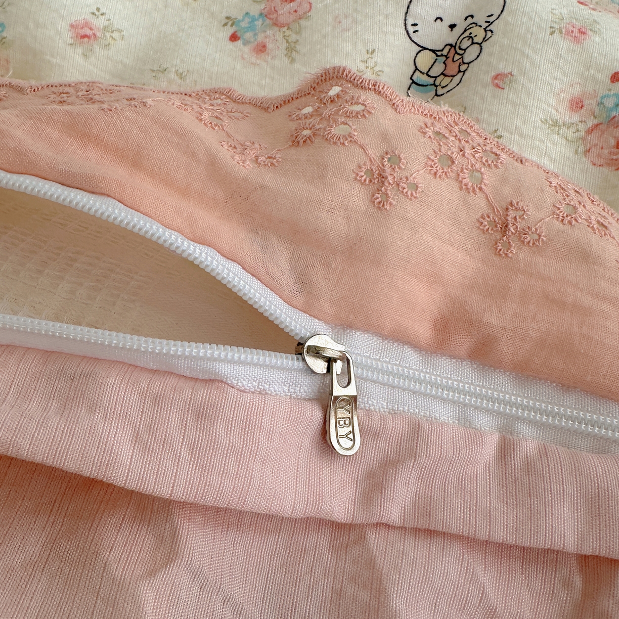 91家纺网 家纺一手货源 找家纺 仟网汇 2026新款彩色花边皱皱纱四件套 奶芙喵