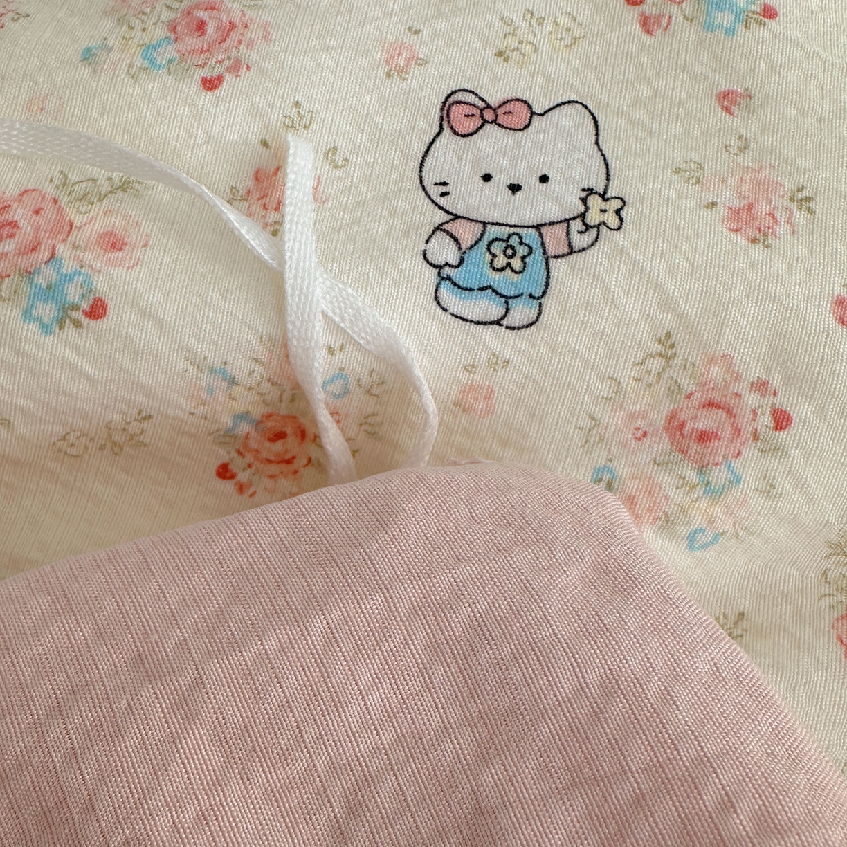 91家纺网 家纺一手货源 找家纺 仟网汇 2026新款彩色花边皱皱纱四件套 奶芙喵