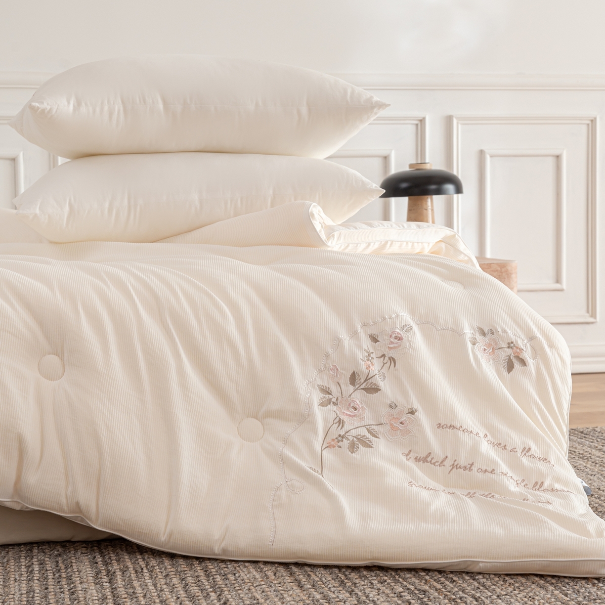 91家纺网 家纺一手货源 找家纺 （总）丽卡家纺 2026春夏新款精梳提花好眠苏绣羊绒纤维春秋被 被子被芯