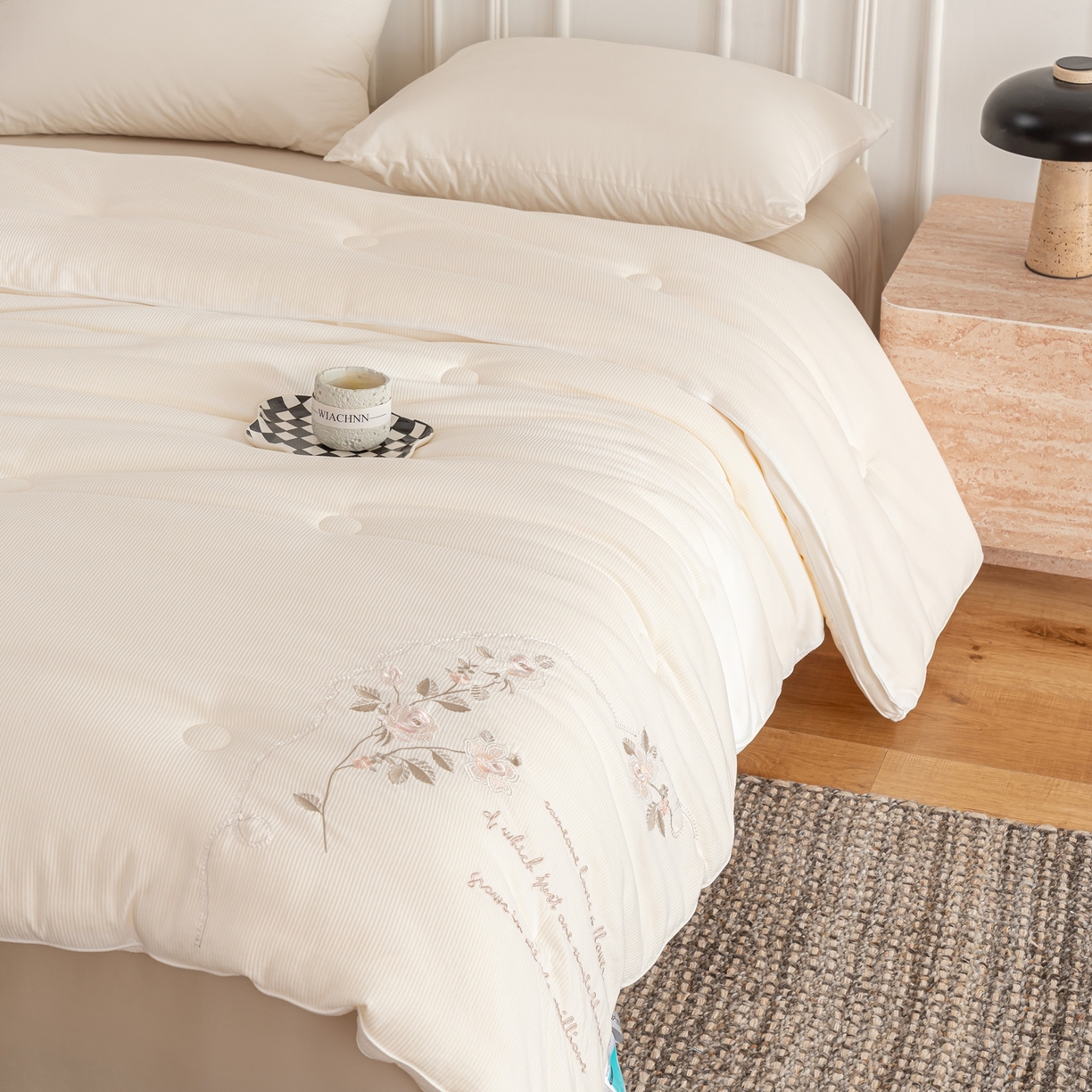 91家纺网 家纺一手货源 找家纺 （总）丽卡家纺 2026春夏新款精梳提花好眠苏绣羊绒纤维春秋被 被子被芯