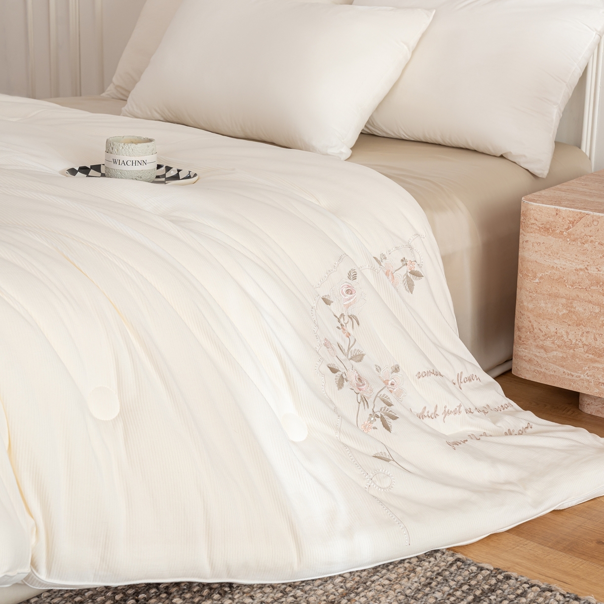 91家纺网 家纺一手货源 找家纺 （总）丽卡家纺 2026春夏新款精梳提花好眠苏绣羊绒纤维春秋被 被子被芯