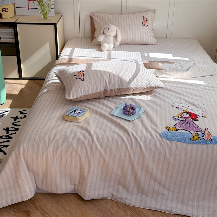 91家纺网 家纺一手货源 找家纺 暖生活 2026新款全棉水洗棉毛巾绣夏被春秋被四件套 下雨天