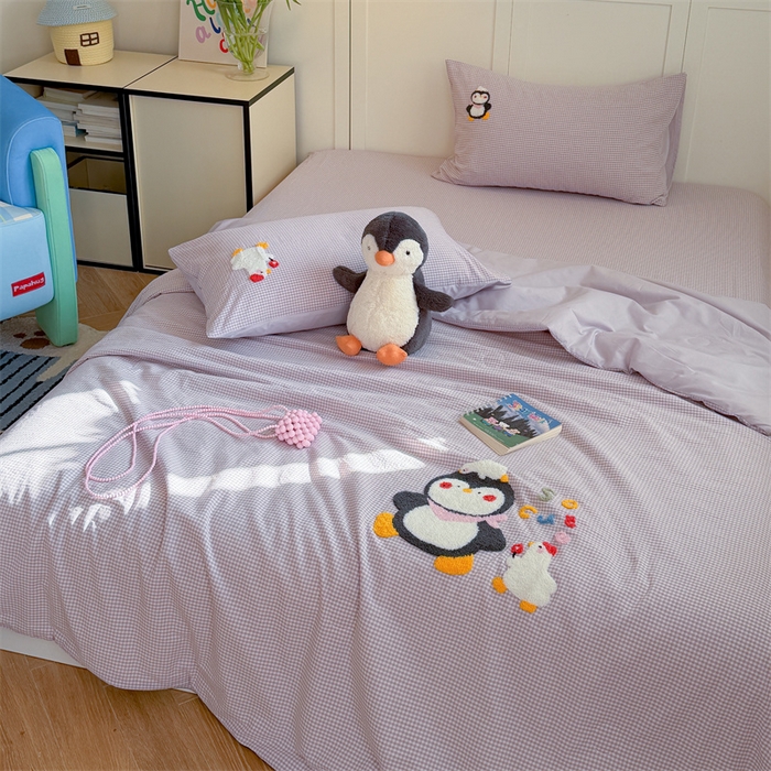 91家纺网 家纺一手货源 找家纺 暖生活 2026新款全棉水洗棉毛巾绣夏被春秋被四件套 小企鹅
