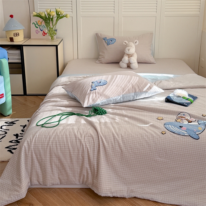 91家纺网 家纺一手货源 找家纺 暖生活 2026新款全棉水洗棉毛巾绣夏被春秋被四件套 蓝鲸梦