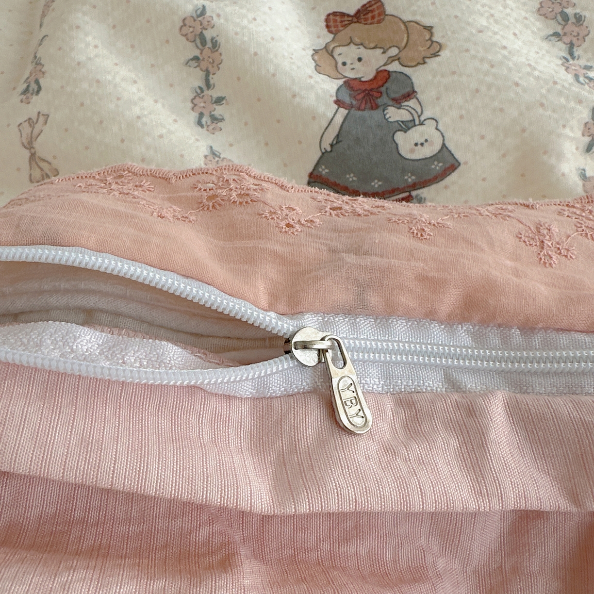 91家纺网 家纺一手货源 找家纺 仟网汇 2026新款彩色花边皱皱纱四件套 午后花园