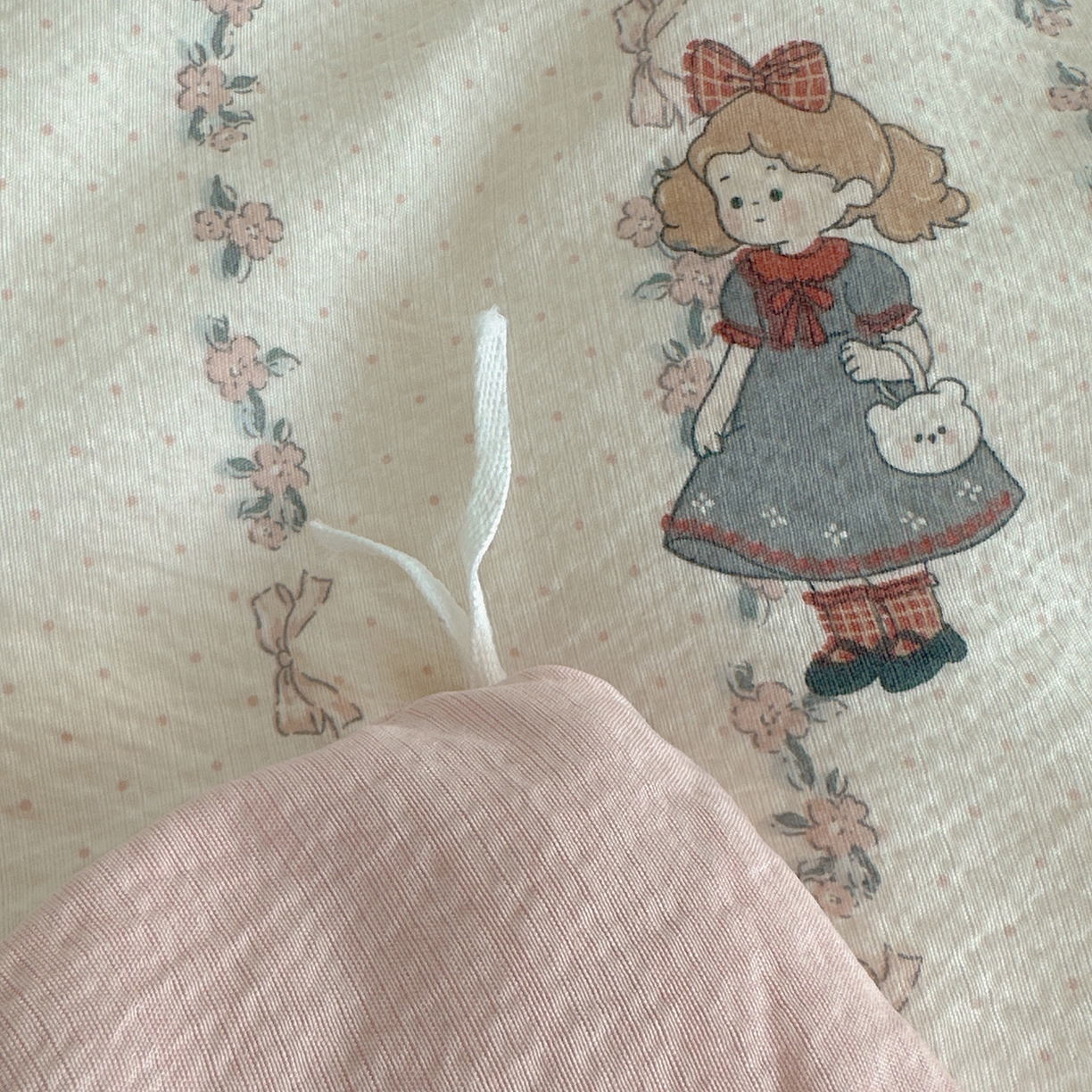 91家纺网 家纺一手货源 找家纺 仟网汇 2026新款彩色花边皱皱纱四件套 午后花园