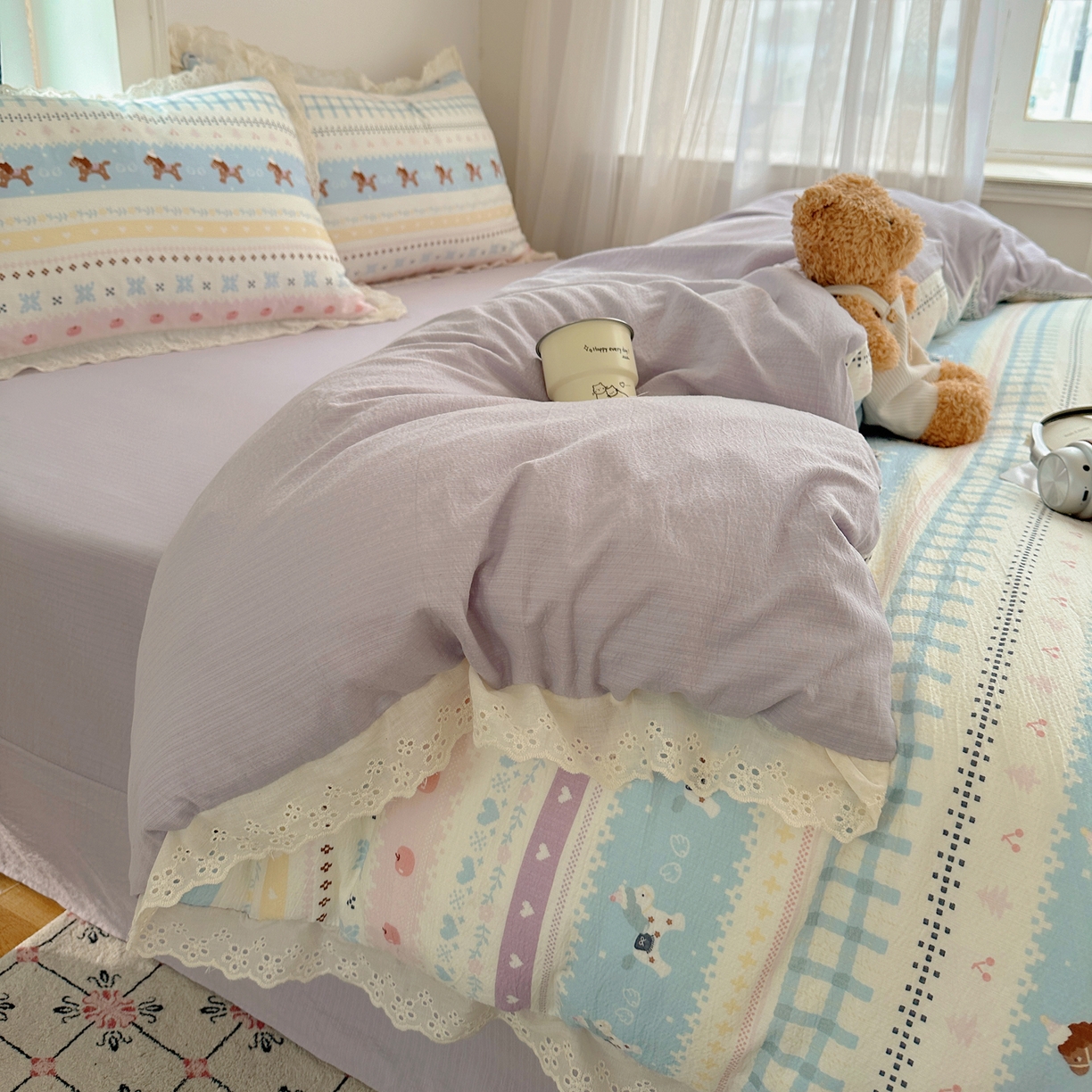 91家纺网 家纺一手货源 找家纺 仟网汇 2026新款彩色花边皱皱纱四件套 小马驹