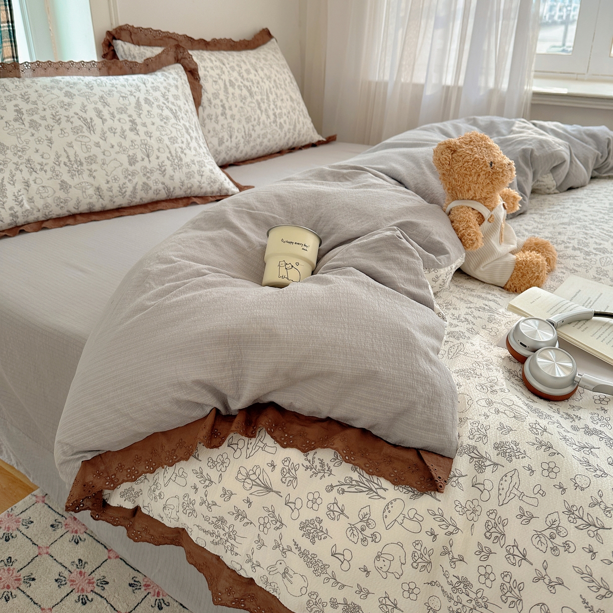 91家纺网 家纺一手货源 找家纺 仟网汇 2026新款彩色花边皱皱纱四件套 野餐兔