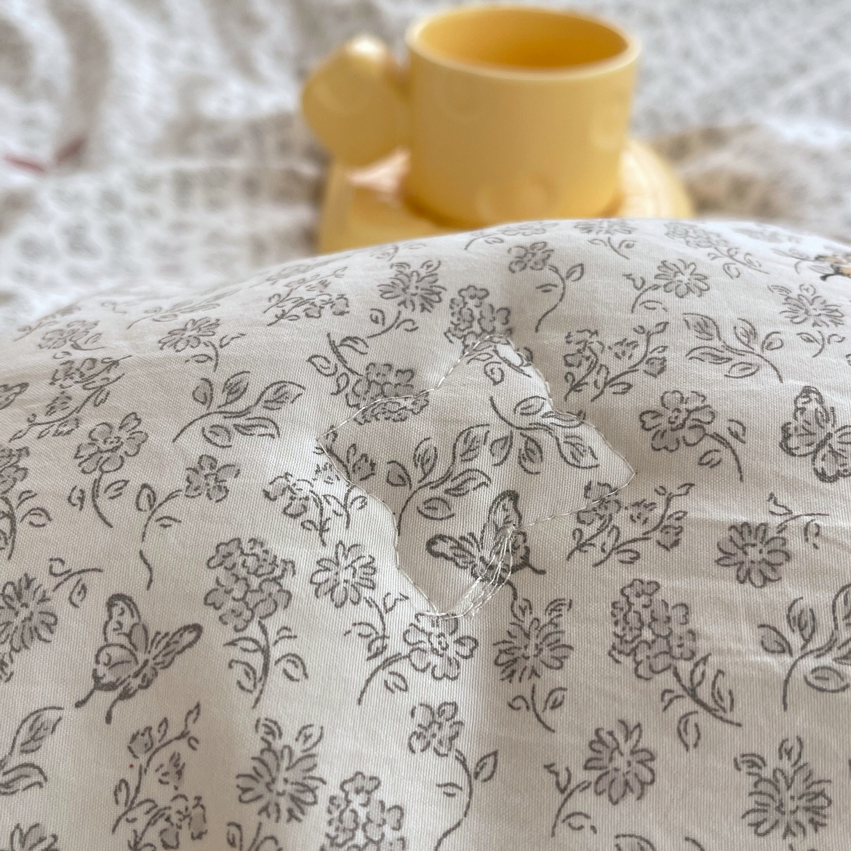 91家纺网 家纺一手货源 找家纺 梵克保罗 2026春夏新款10A抗菌全棉花边双拼云朵棉单夏被夏被夏凉被空调被四件套 双拼灰格-蝴蝶花卉