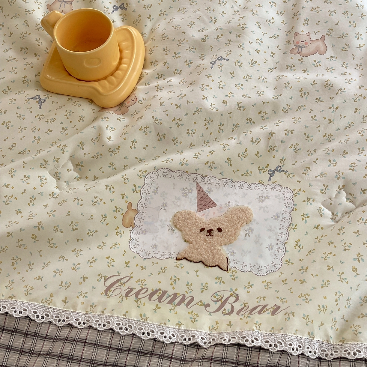 91家纺网 家纺一手货源 找家纺 梵克保罗 2026春夏新款10A抗菌全棉花边双拼云朵棉单夏被夏被夏凉被空调被四件套 双拼灰格-碎花小狗