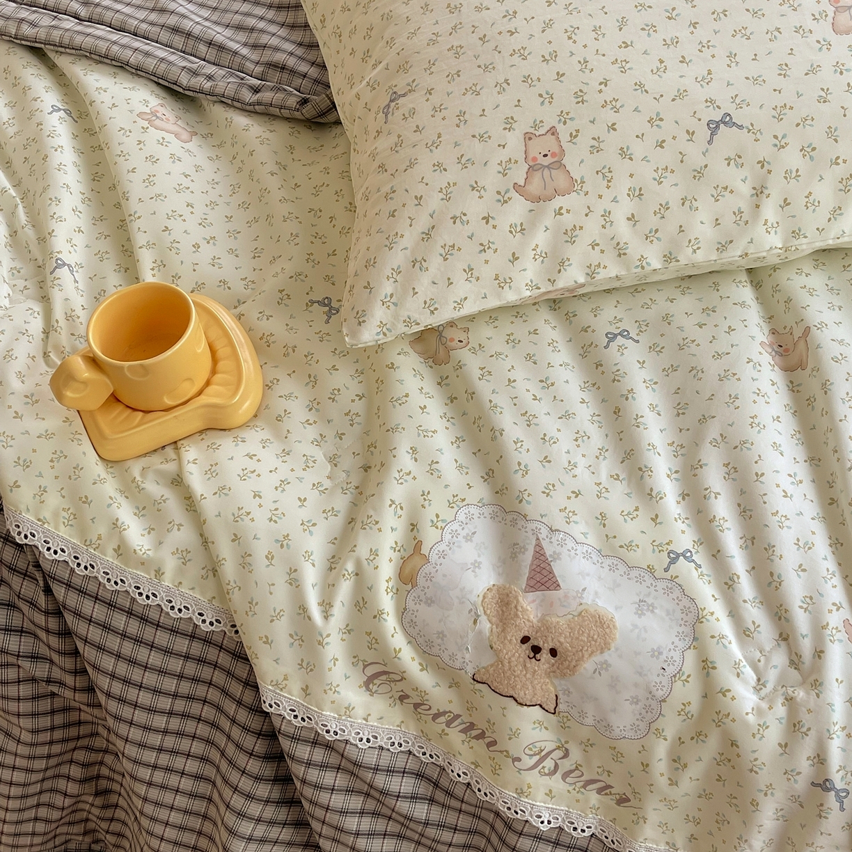 91家纺网 家纺一手货源 找家纺 梵克保罗 2026春夏新款10A抗菌全棉花边双拼云朵棉单夏被夏被夏凉被空调被四件套 双拼灰格-碎花小狗