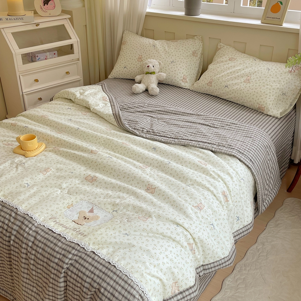 91家纺网 家纺一手货源 找家纺 梵克保罗 2026春夏新款10A抗菌全棉花边双拼云朵棉单夏被夏被夏凉被空调被四件套 双拼灰格-碎花小狗