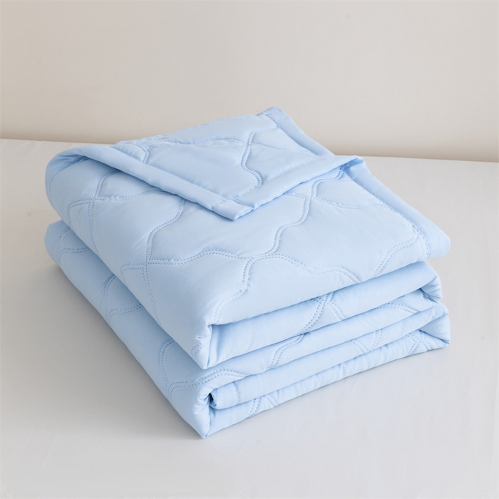 91家纺网 家纺一手货源 找家纺 梵心家纺 2026新款跨境爆款素色纯色水洗棉被TEMU热销夏被夏凉被空调 天蓝色