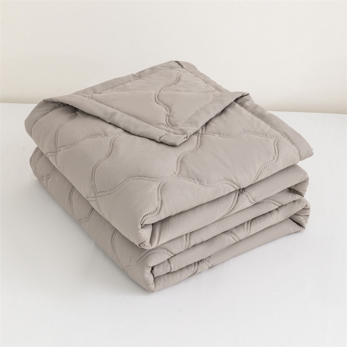 91家纺网 家纺一手货源 找家纺 梵心家纺 2026新款跨境爆款素色纯色水洗棉被TEMU热销夏被夏凉被空调 卡其色