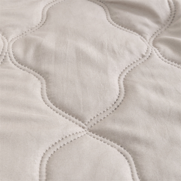 91家纺网 家纺一手货源 找家纺 梵心家纺 2026新款跨境爆款素色纯色水洗棉被TEMU热销夏被夏凉被空调 卡其色