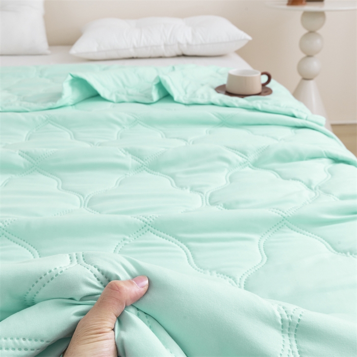 91家纺网 家纺一手货源 找家纺 梵心家纺 2026新款跨境爆款素色纯色水洗棉被TEMU热销夏被夏凉被空调 水绿色