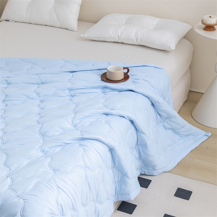 91家纺网 家纺一手货源 找家纺 梵心家纺 2026新款跨境爆款素色纯色水洗棉被TEMU热销夏被夏凉被空调 天蓝色