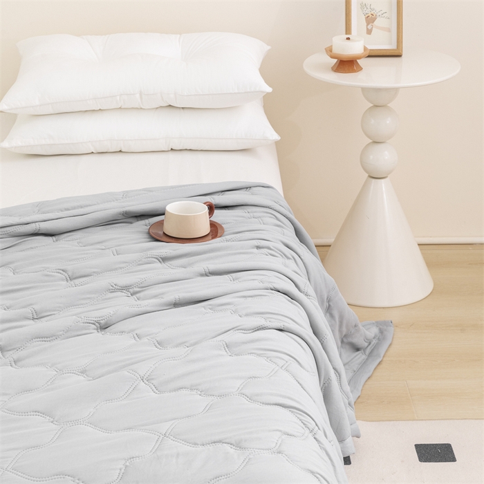 91家纺网 家纺一手货源 找家纺 梵心家纺 2026新款跨境爆款素色纯色水洗棉被TEMU热销夏被夏凉被空调 高级灰