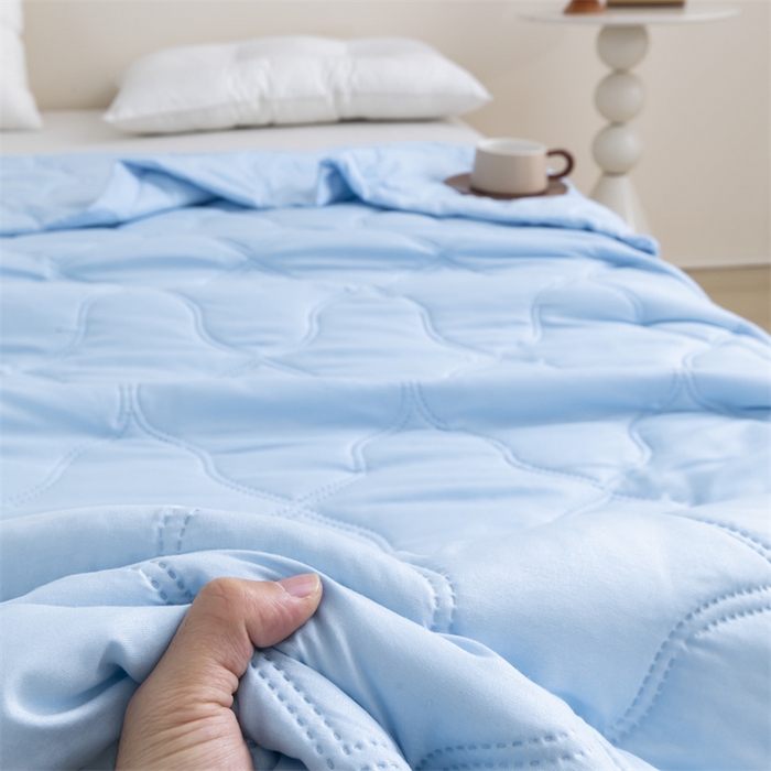 91家纺网 家纺一手货源 找家纺 梵心家纺 2026新款跨境爆款素色纯色水洗棉被TEMU热销夏被夏凉被空调 天蓝色