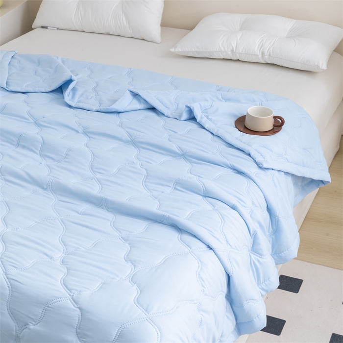 91家纺网 家纺一手货源 找家纺 梵心家纺 2026新款跨境爆款素色纯色水洗棉被TEMU热销夏被夏凉被空调 天蓝色