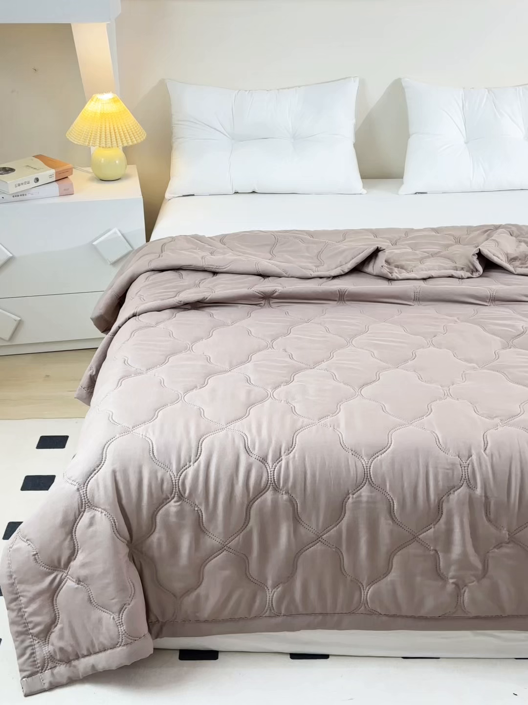 91家纺网 家纺一手货源 找家纺 梵心家纺 2026新款跨境爆款素色纯色水洗棉被TEMU热销夏被夏凉被空调 卡其色