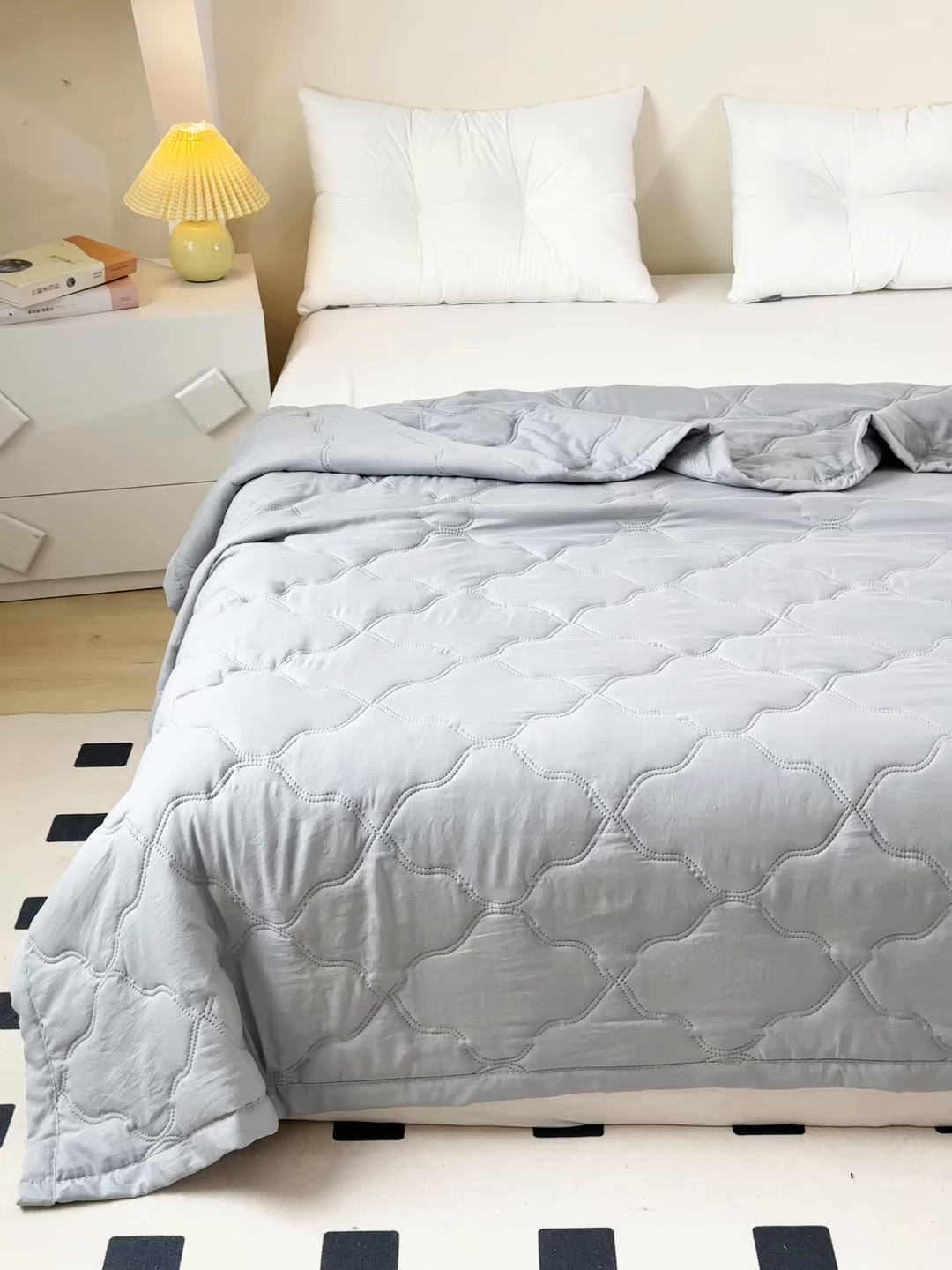 91家纺网 家纺一手货源 找家纺 梵心家纺 2026新款跨境爆款素色纯色水洗棉被TEMU热销夏被夏凉被空调 高级灰