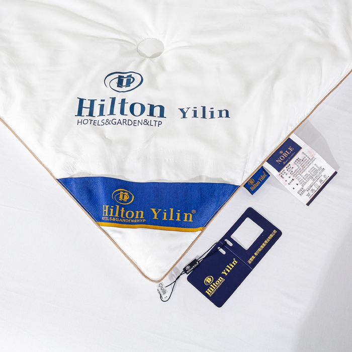 91家纺网 家纺一手货源 找家纺 奕宸居 2026春夏新款全棉纯棉提花酒店蚕丝被子被芯 白色