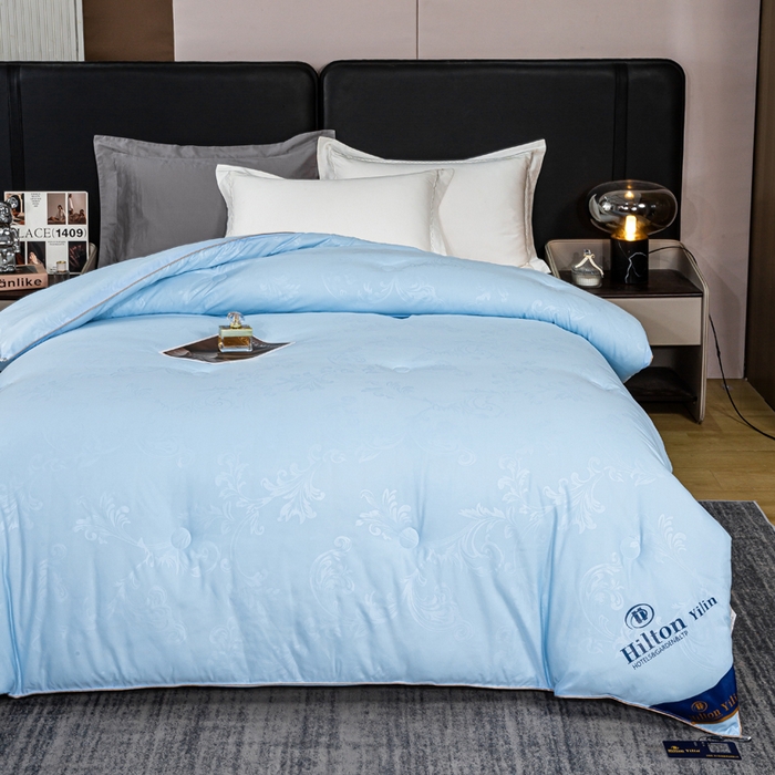 91家纺网 家纺一手货源 找家纺 奕宸居 2026春夏新款全棉纯棉提花酒店蚕丝被子被芯 天蓝