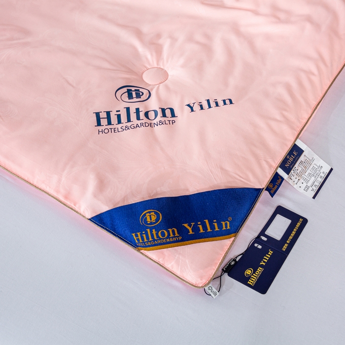 91家纺网 家纺一手货源 找家纺 奕宸居 2026春夏新款全棉纯棉提花酒店蚕丝被子被芯 玉色