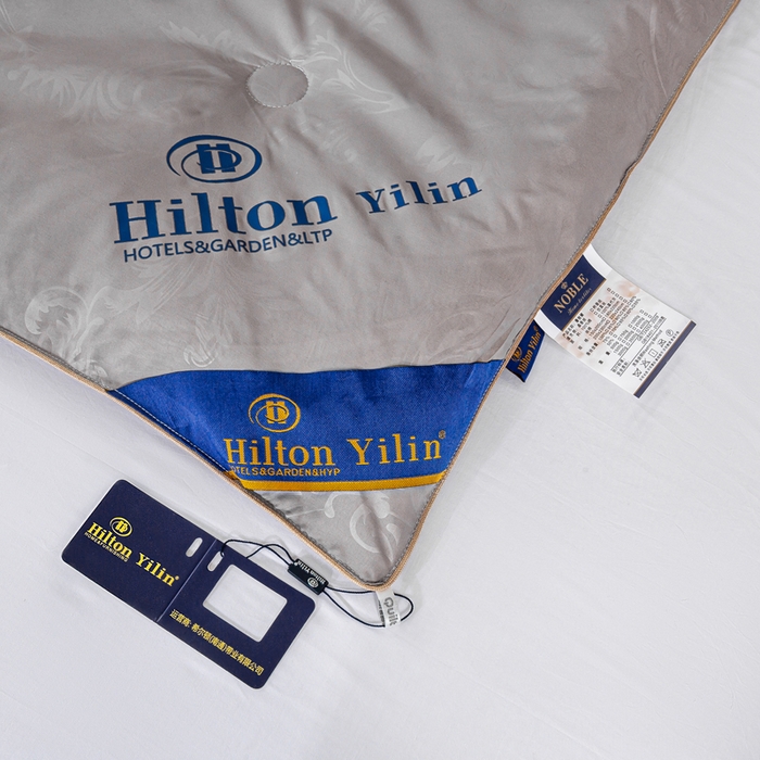 91家纺网 家纺一手货源 找家纺 奕宸居 2026春夏新款全棉纯棉提花酒店蚕丝被子被芯 灰色