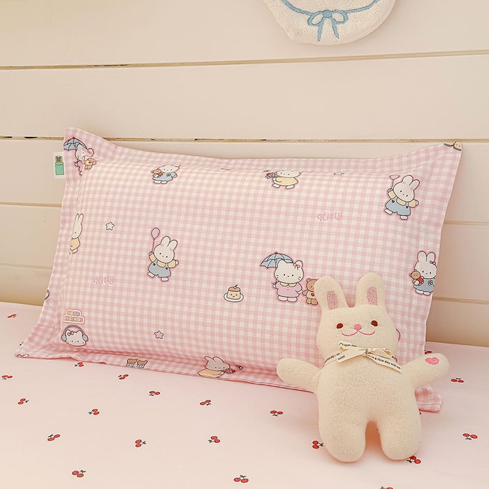 91家纺网 家纺一手货源 找家纺 良佐生活  2026年新款A类铂金精梳全棉学生三件套 乐兔粉