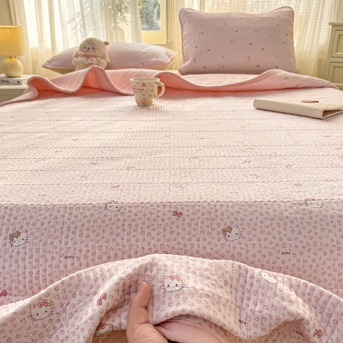 91家纺网 家纺一手货源 找家纺 家喜爱 2026新款木棉皱皱纱床盖（可提供买家秀） 粉豹Kitty