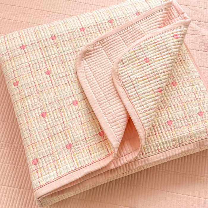 91家纺网 家纺一手货源 找家纺 家喜爱 2026新款木棉皱皱纱床盖（可提供买家秀） 粉色格格心