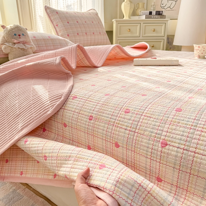 91家纺网 家纺一手货源 找家纺 家喜爱 2026新款木棉皱皱纱床盖（可提供买家秀） 粉色格格心