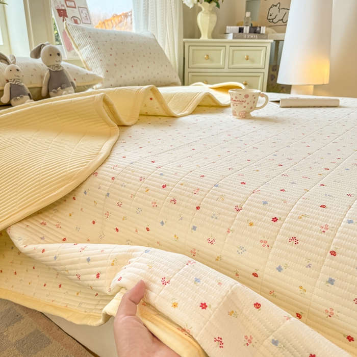 91家纺网 家纺一手货源 找家纺 家喜爱 2026新款木棉皱皱纱床盖（可提供买家秀） 黄色小花