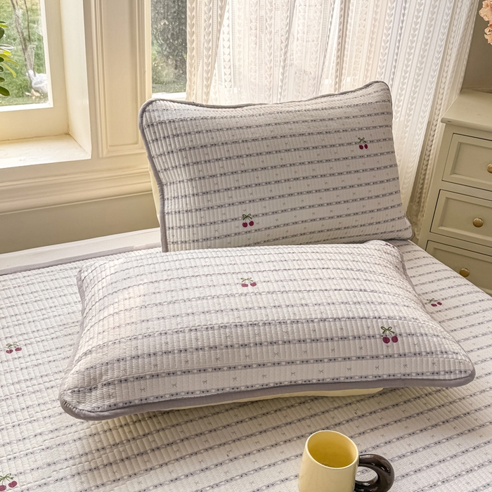 91家纺网 家纺一手货源 找家纺 家喜爱 2026新款木棉皱皱纱床盖（可提供买家秀） 条纹樱桃