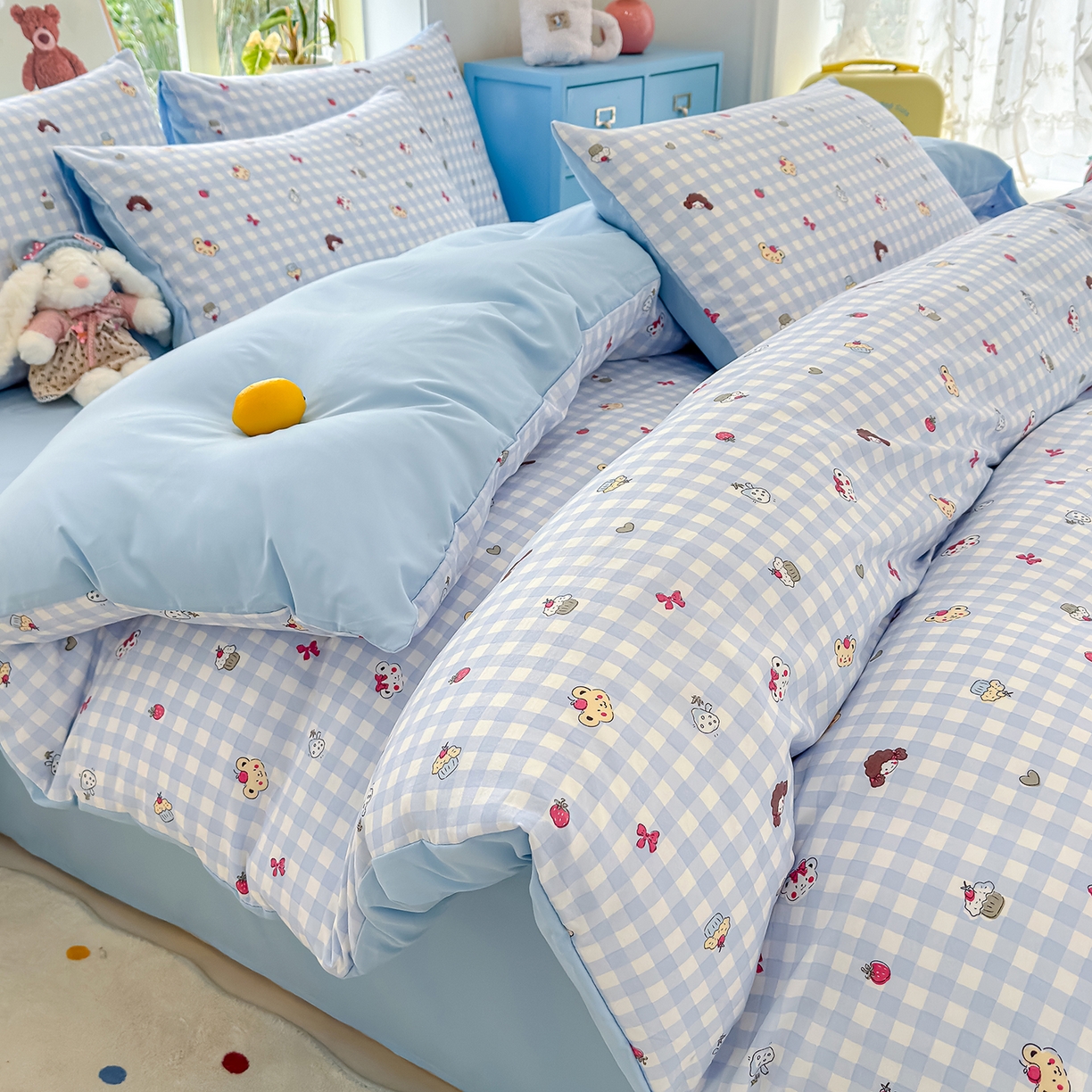 铺尚美家纺 2026新款A类古法水洗仿棉云感纱四件套 草莓熊-蓝