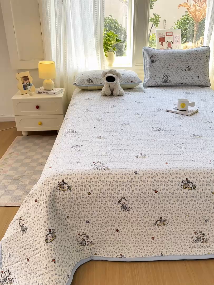 91家纺网 家纺一手货源 找家纺 家喜爱 2026新款木棉皱皱纱床盖（可提供买家秀） 星愿小狗