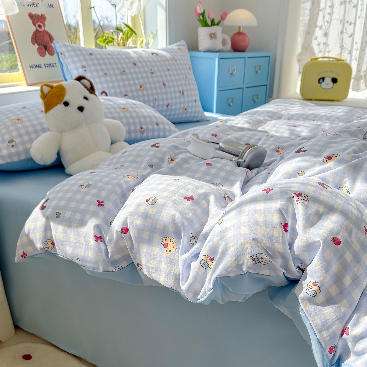 91家纺网 家纺一手货源 找家纺 铺尚美家纺 2026新款A类古法水洗仿棉云感纱四件套 草莓熊-蓝