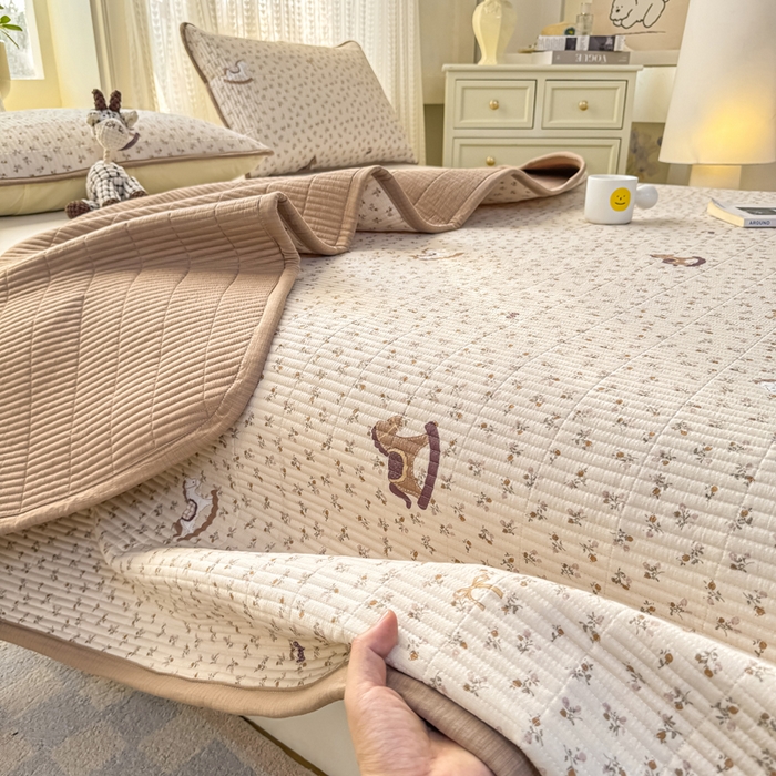 91家纺网 家纺一手货源 找家纺 家喜爱 2026新款木棉皱皱纱床盖（可提供买家秀） 摇马花野