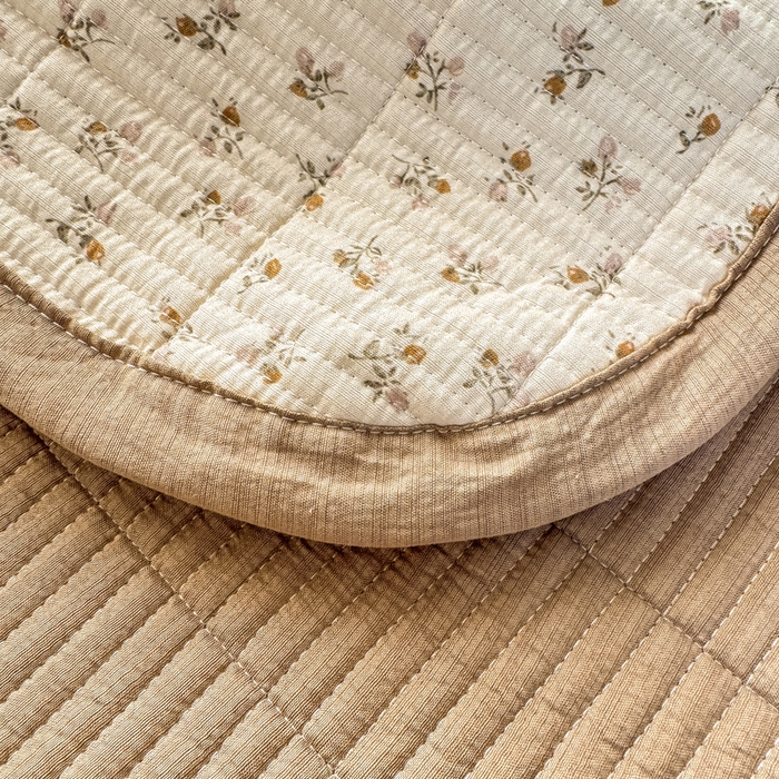 91家纺网 家纺一手货源 找家纺 家喜爱 2026新款木棉皱皱纱床盖（可提供买家秀） 摇马花野