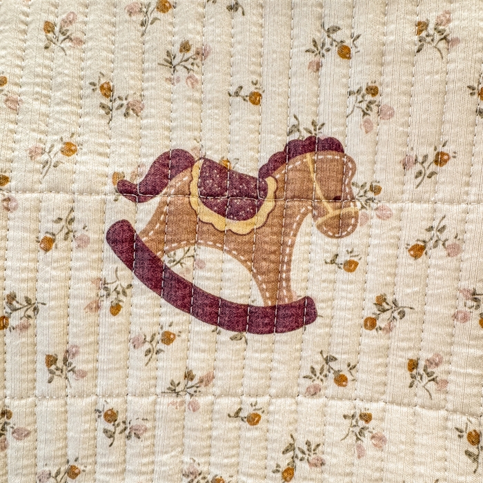 91家纺网 家纺一手货源 找家纺 家喜爱 2026新款木棉皱皱纱床盖（可提供买家秀） 摇马花野